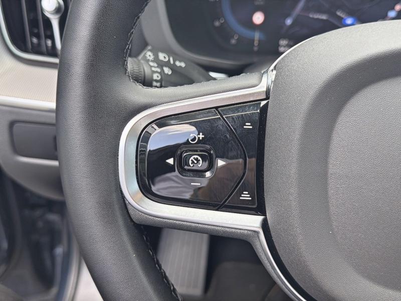 Image VOLVO XC60 T6 Hybride Rechargeable 253 + 145ch Ultra Style Dark Geartronic 8 AWD