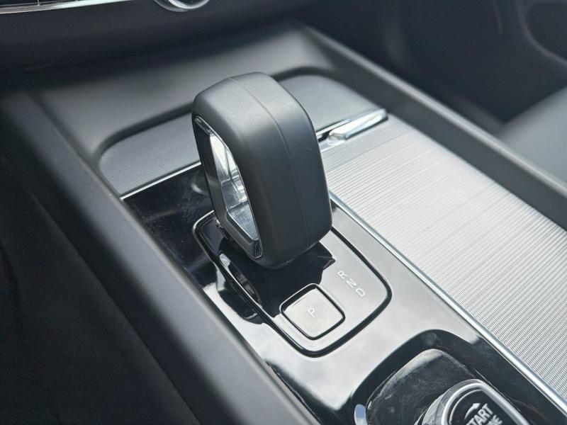 Image VOLVO XC60 T6 Hybride Rechargeable 253 + 145ch Ultra Style Dark Geartronic 8 AWD