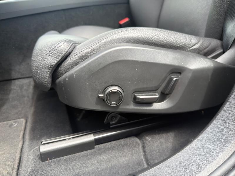Image VOLVO XC60 T6 Hybride Rechargeable 253 + 145ch Ultra Style Dark Geartronic 8 AWD