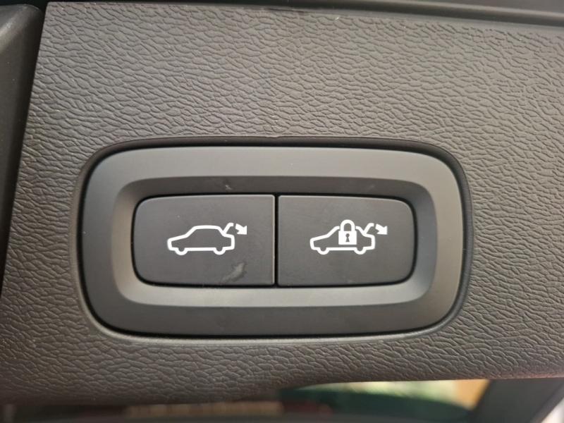 Image VOLVO XC60 T6 Hybride Rechargeable 253 + 145ch Ultra Style Dark Geartronic 8 AWD