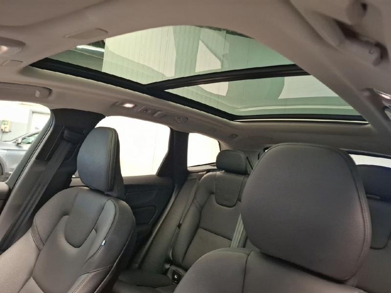 Image VOLVO XC60 T6 Hybride Rechargeable 253 + 145ch Ultra Style Dark Geartronic 8 AWD