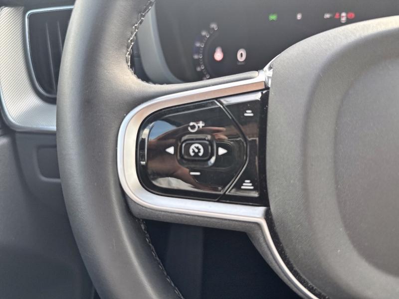 Image VOLVO XC60 T6 Hybride Rechargeable 253 + 145ch Ultra Style Dark Geartronic 8 AWD