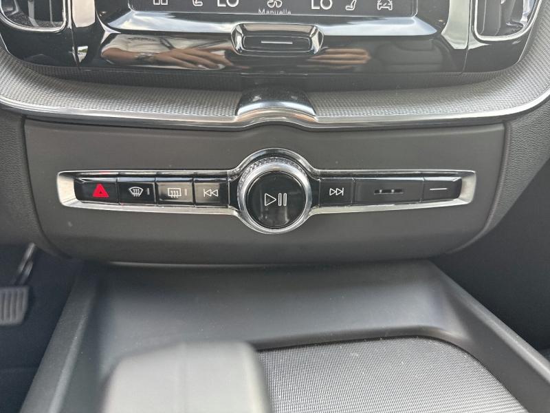 Image VOLVO XC60 T6 Hybride Rechargeable 253 + 145ch Ultra Style Dark Geartronic 8 AWD