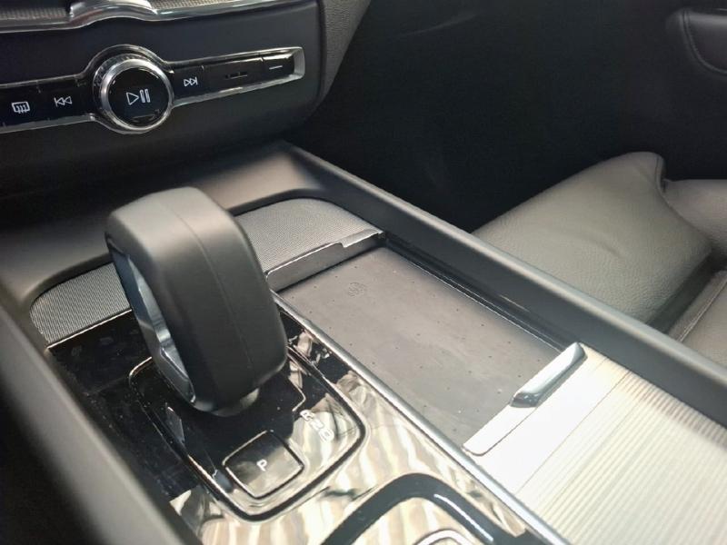 Image VOLVO XC60 T6 Hybride Rechargeable 253 + 145ch Plus Style Dark Geartronic 8 AWD