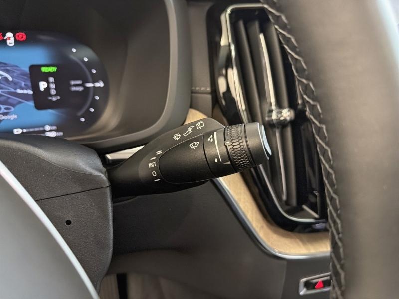 Image VOLVO XC60 T6 Hybride Rechargeable 335ch Ultra Style Dark Geartronic 8 AWD