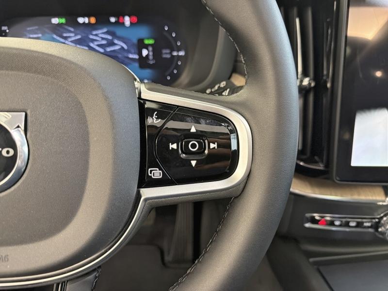 Image VOLVO XC60 T6 Hybride Rechargeable 335ch Ultra Style Dark Geartronic 8 AWD