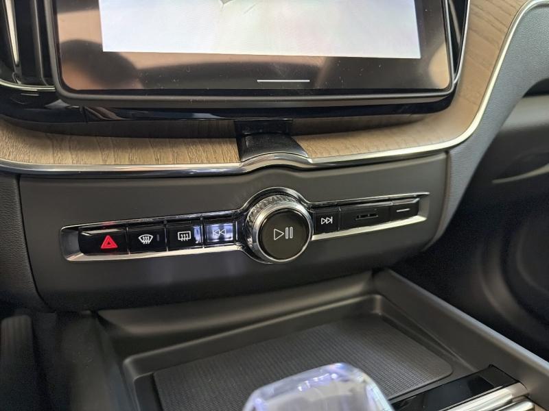Image VOLVO XC60 T6 Hybride Rechargeable 335ch Ultra Style Dark Geartronic 8 AWD