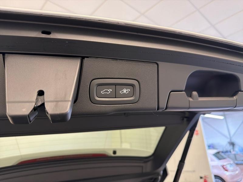 Image VOLVO XC60 T6 Hybride Rechargeable 335ch Ultra Style Dark Geartronic 8 AWD