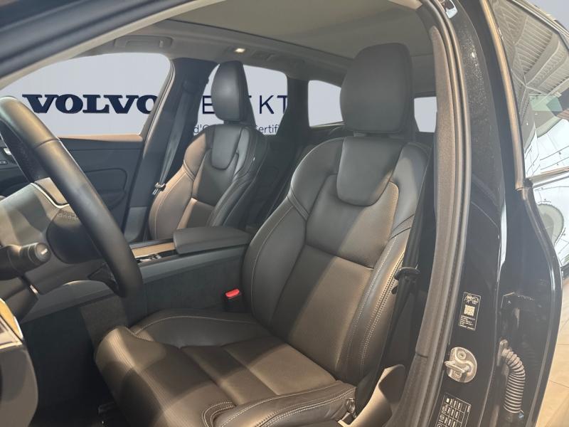 Image VOLVO XC60 T6 Hybride Rechargeable 350ch Ultra Style Dark Geartronic 8 AWD