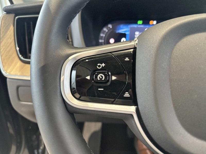 Image VOLVO XC60 T6 Hybride Rechargeable 350ch Ultra Style Dark Geartronic 8 AWD