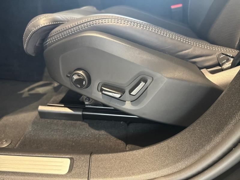 Image VOLVO XC60 T6 Hybride Rechargeable 350ch Ultra Style Dark Geartronic 8 AWD