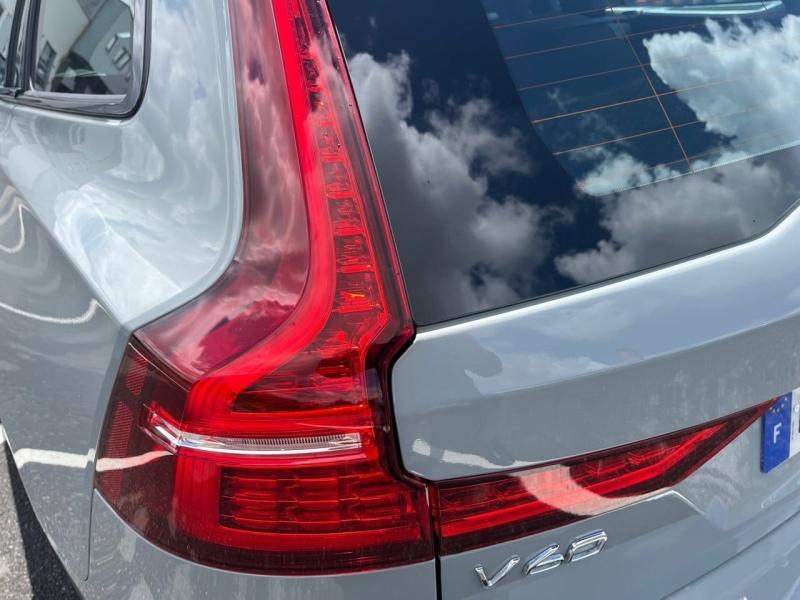 Image VOLVO V60 B4 197ch Plus Style Dark DCT 7