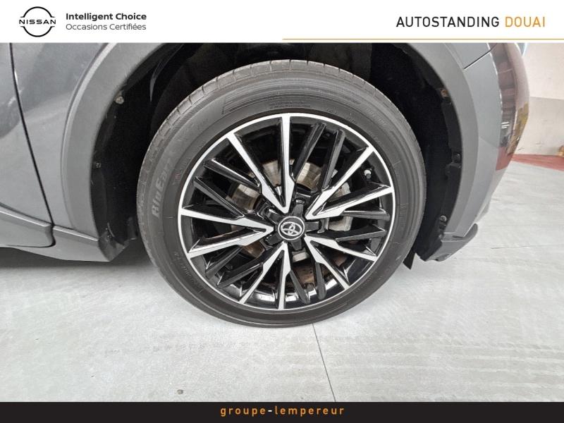 Image TOYOTA C-HR 122h Distinctive 2WD E-CVT MY20