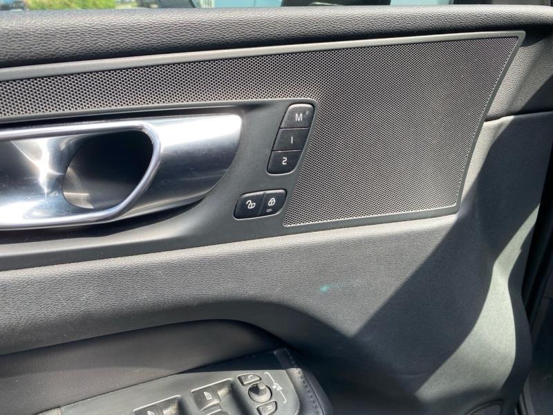 Image VOLVO XC60 B4 197ch Plus Style Dark Geartronic