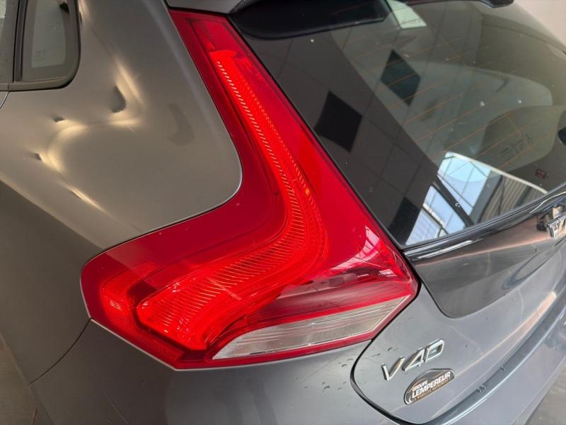 Image VOLVO V40 T2 122ch Momentum Geartronic