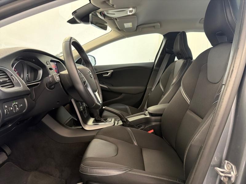 Image VOLVO V40 T2 122ch Momentum Geartronic