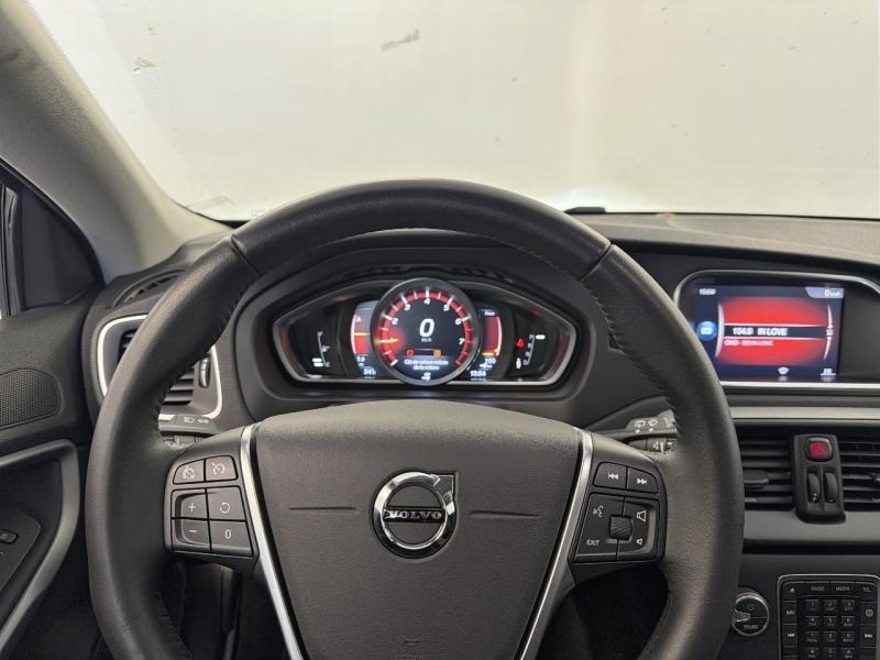 Image VOLVO V40 T2 122ch Momentum Geartronic