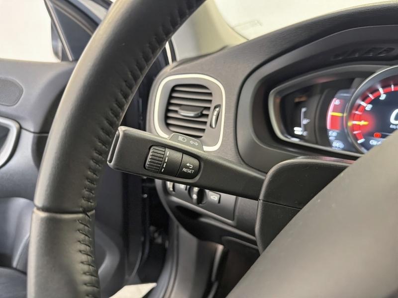 Image VOLVO V40 T2 122ch Momentum Geartronic