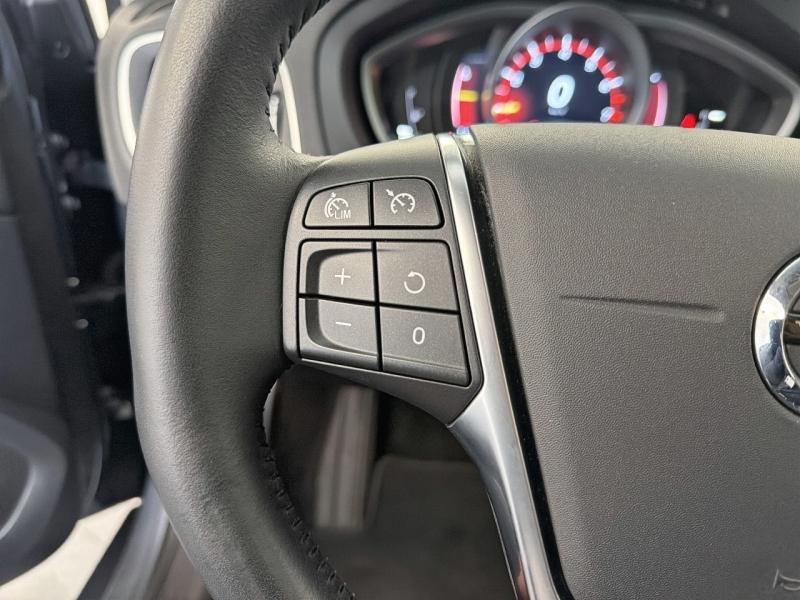 Image VOLVO V40 T2 122ch Momentum Geartronic