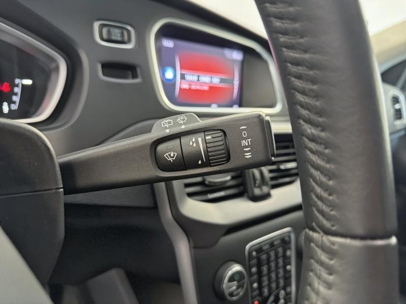 Image VOLVO V40 T2 122ch Momentum Geartronic