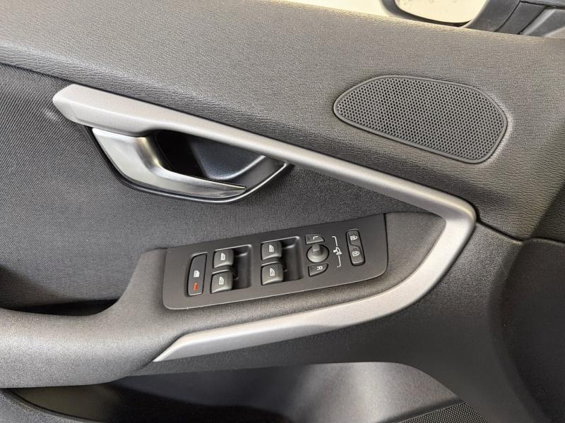 Image VOLVO V40 T2 122ch Momentum Geartronic