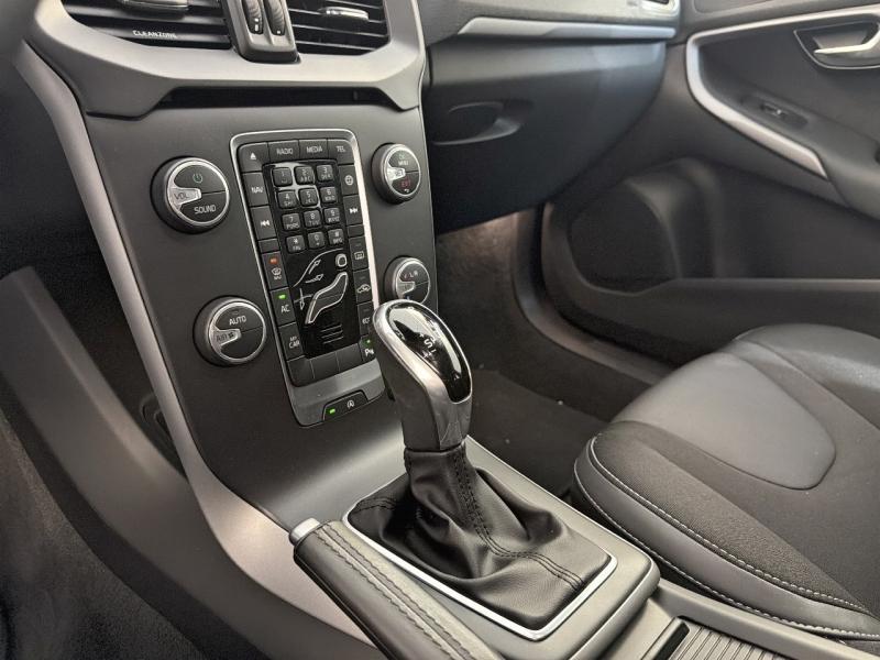 Image VOLVO V40 T2 122ch Momentum Geartronic