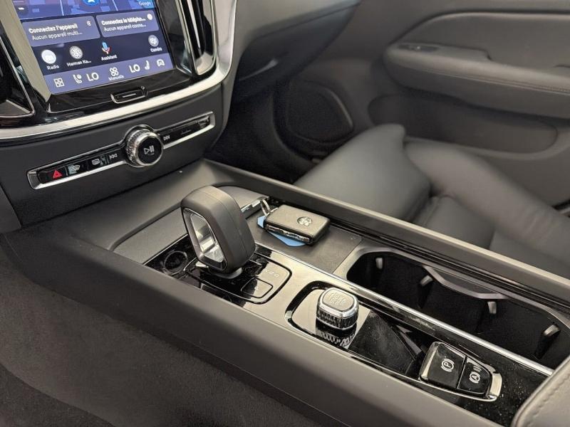 Image VOLVO V60 B4 197ch Plus Style Dark DCT 7