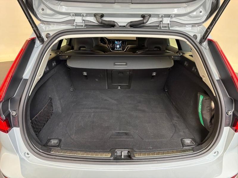 Image VOLVO V60 B4 197ch Plus Style Dark DCT 7