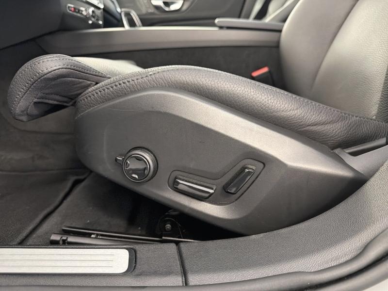 Image VOLVO V60 B4 197ch Plus Style Dark DCT 7