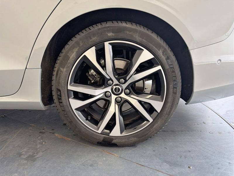 Image VOLVO V60 B4 197ch Plus Style Dark DCT 7