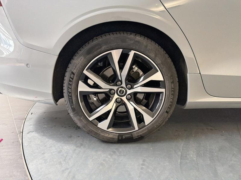Image VOLVO V60 B4 197ch Plus Style Dark DCT 7