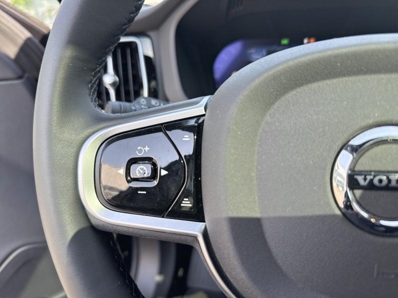 Image VOLVO XC60 T6 Hybride Rechargeable 253 + 145ch Plus Style Dark Geartronic 8 AWD