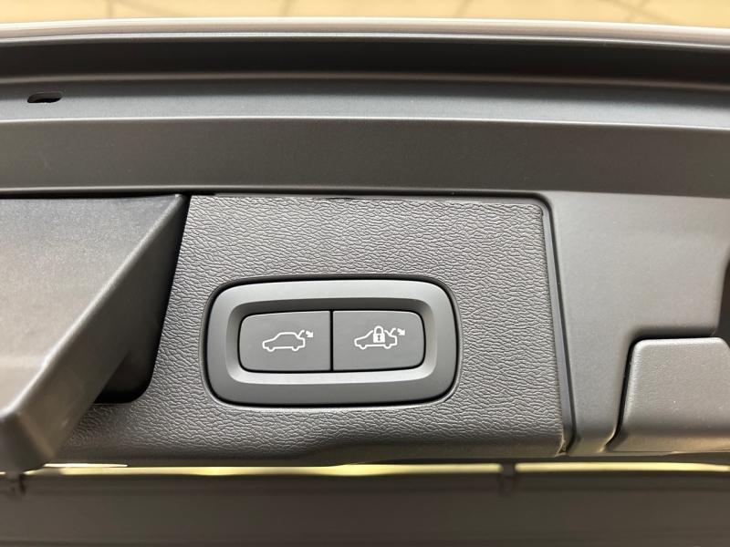 Image VOLVO XC60 T6 Hybride Rechargeable 350ch Plus Style Dark Geartronic 8 AWD