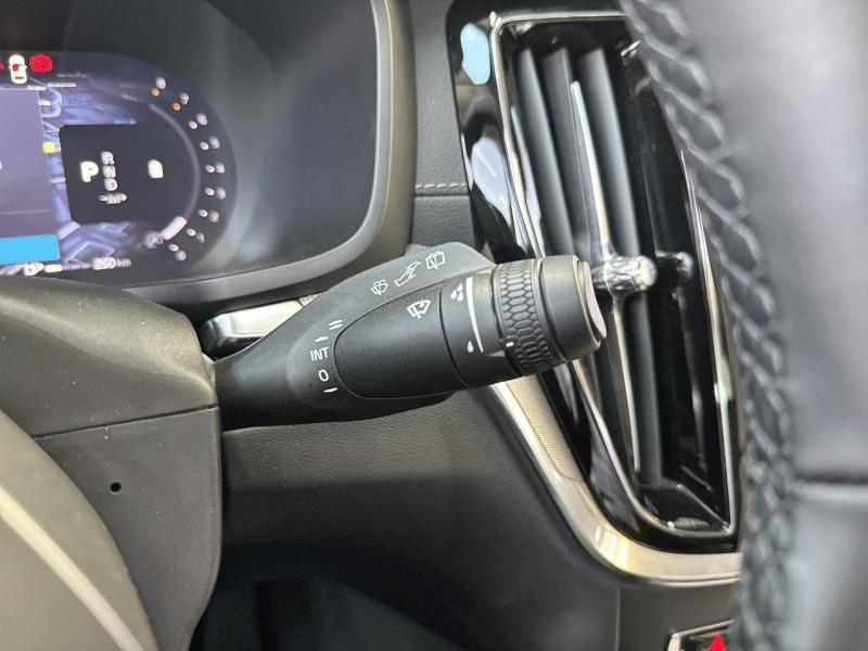 Image VOLVO V60 B4 197ch Ultra Style Dark DCT 7