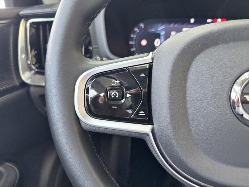 Image VOLVO V60 B4 197ch Ultra Style Dark DCT 7