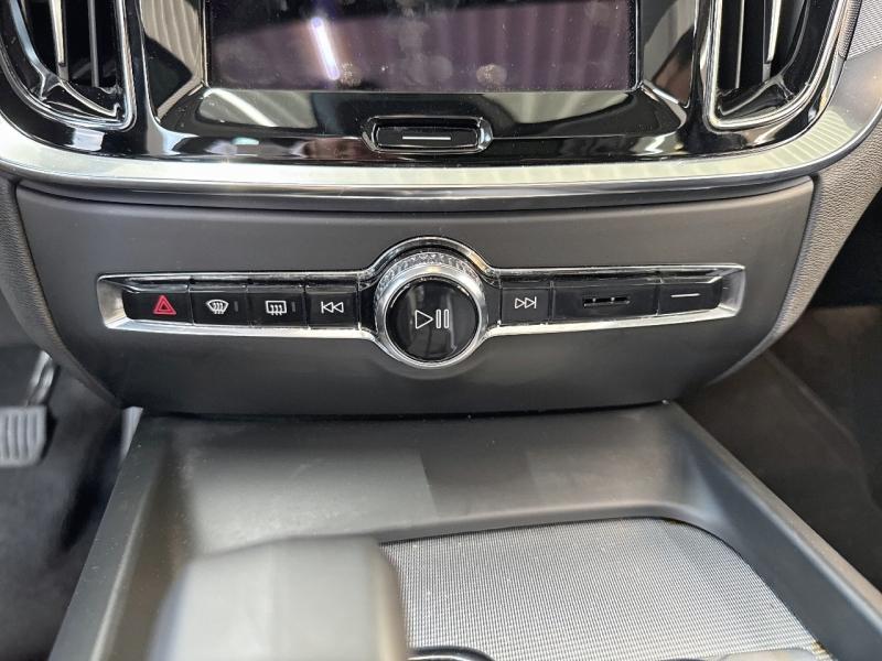 Image VOLVO V60 B4 197ch Ultra Style Dark DCT 7