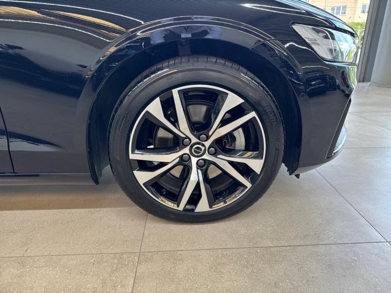 Image VOLVO V60 B4 197ch Ultra Style Dark DCT 7