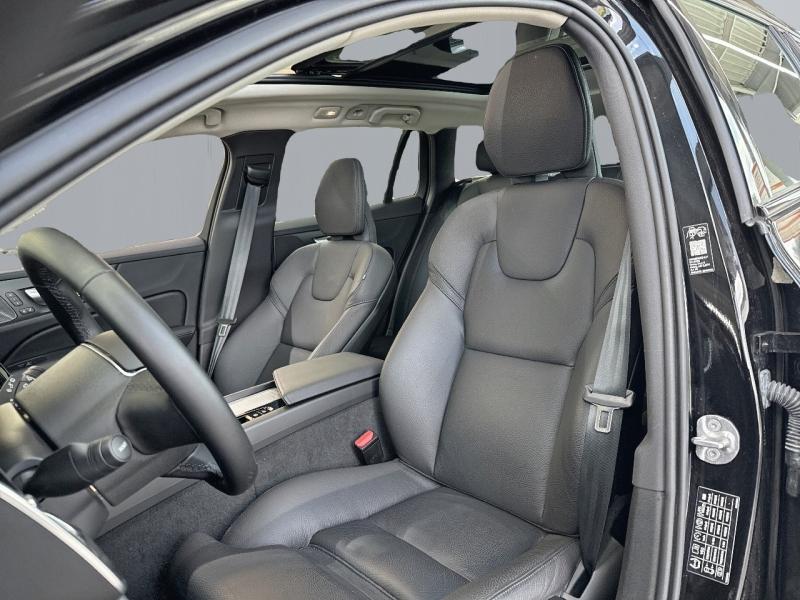 Image VOLVO V60 B4 197ch Ultra Style Dark DCT 7