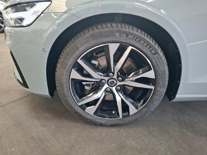 Image VOLVO V60 B4 197ch Ultra Style Dark DCT 7