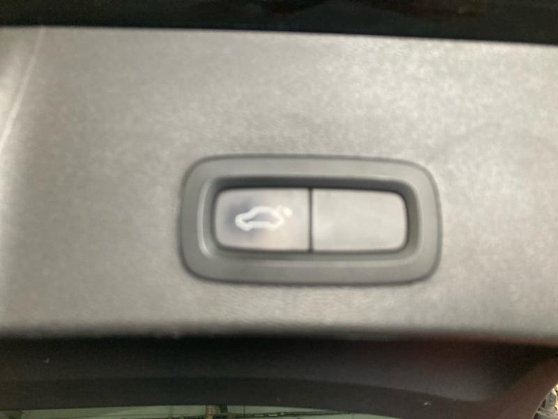 Image VOLVO XC40 D4 AdBlue AWD 190ch R-Design Geartronic 8