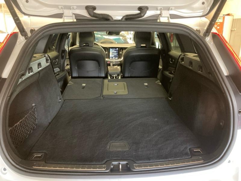 Image VOLVO V60 B4 197ch R-Design Geartronic 8