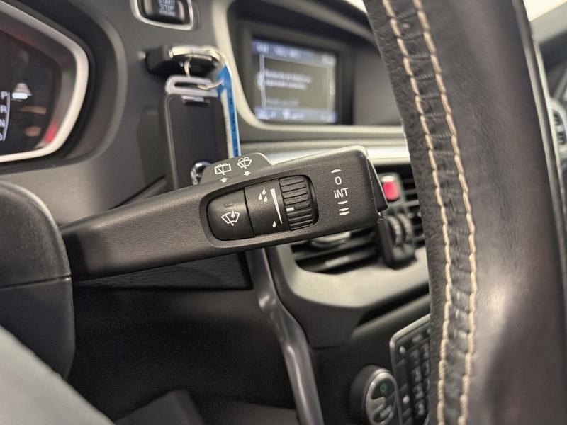 Image VOLVO V40 T2 122ch R-Design Geartronic