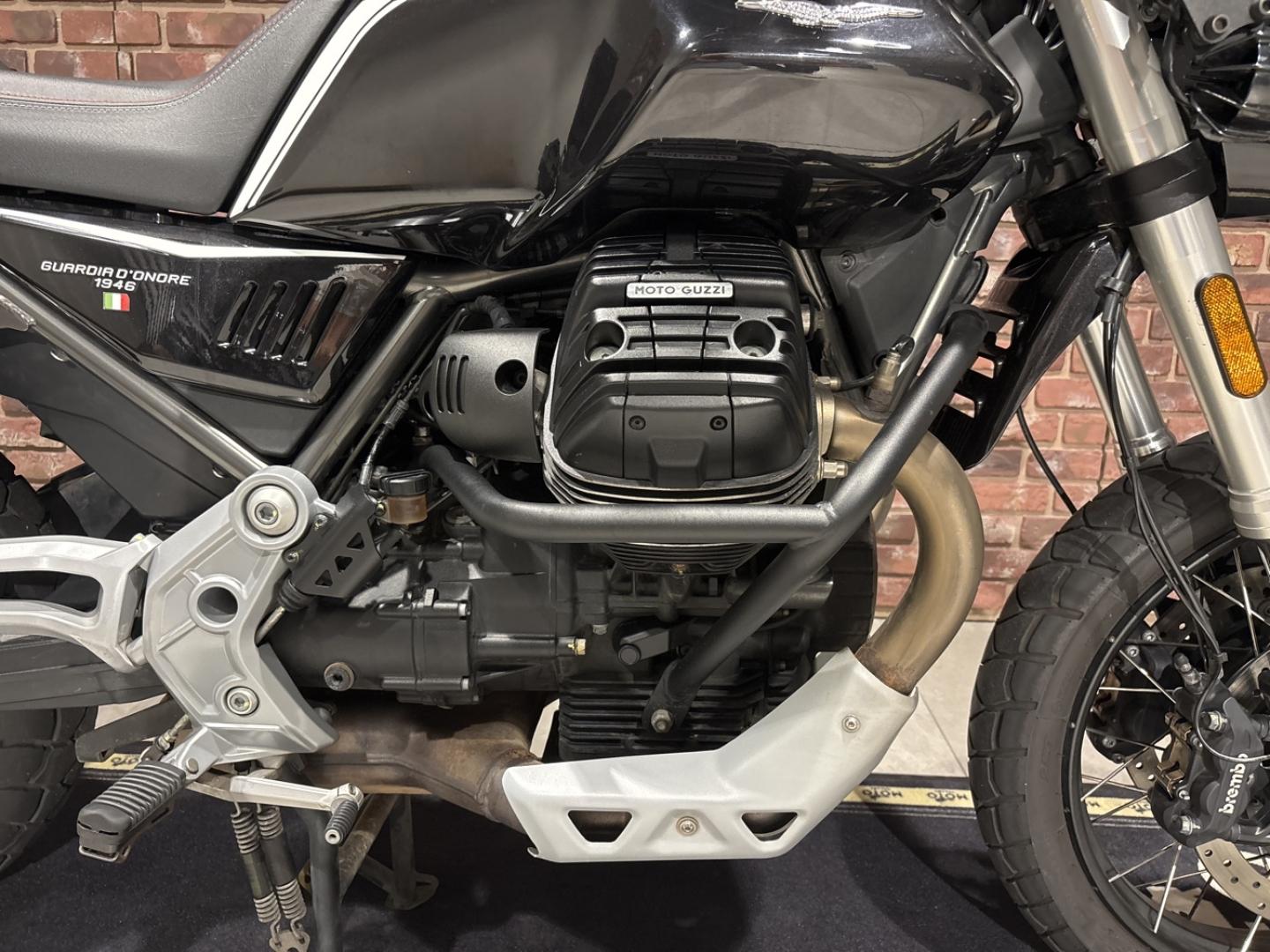 Image MOTO-GUZZI V85 TT V85 TT 850 Guardia d Onore Euro 5