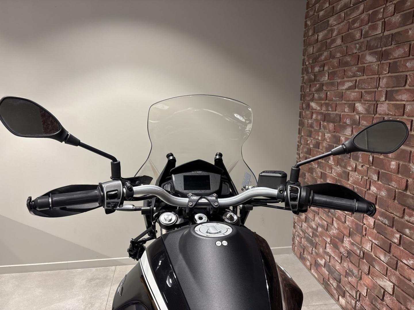Image MOTO-GUZZI V85 TT V85 TT 850 Guardia d Onore Euro 5
