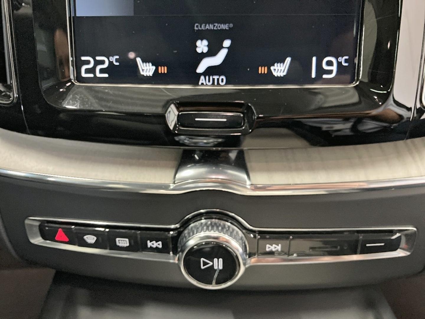 Image VOLVO XC60 T8 Twin Engine 303 + 87ch Inscription Luxe Geartronic
