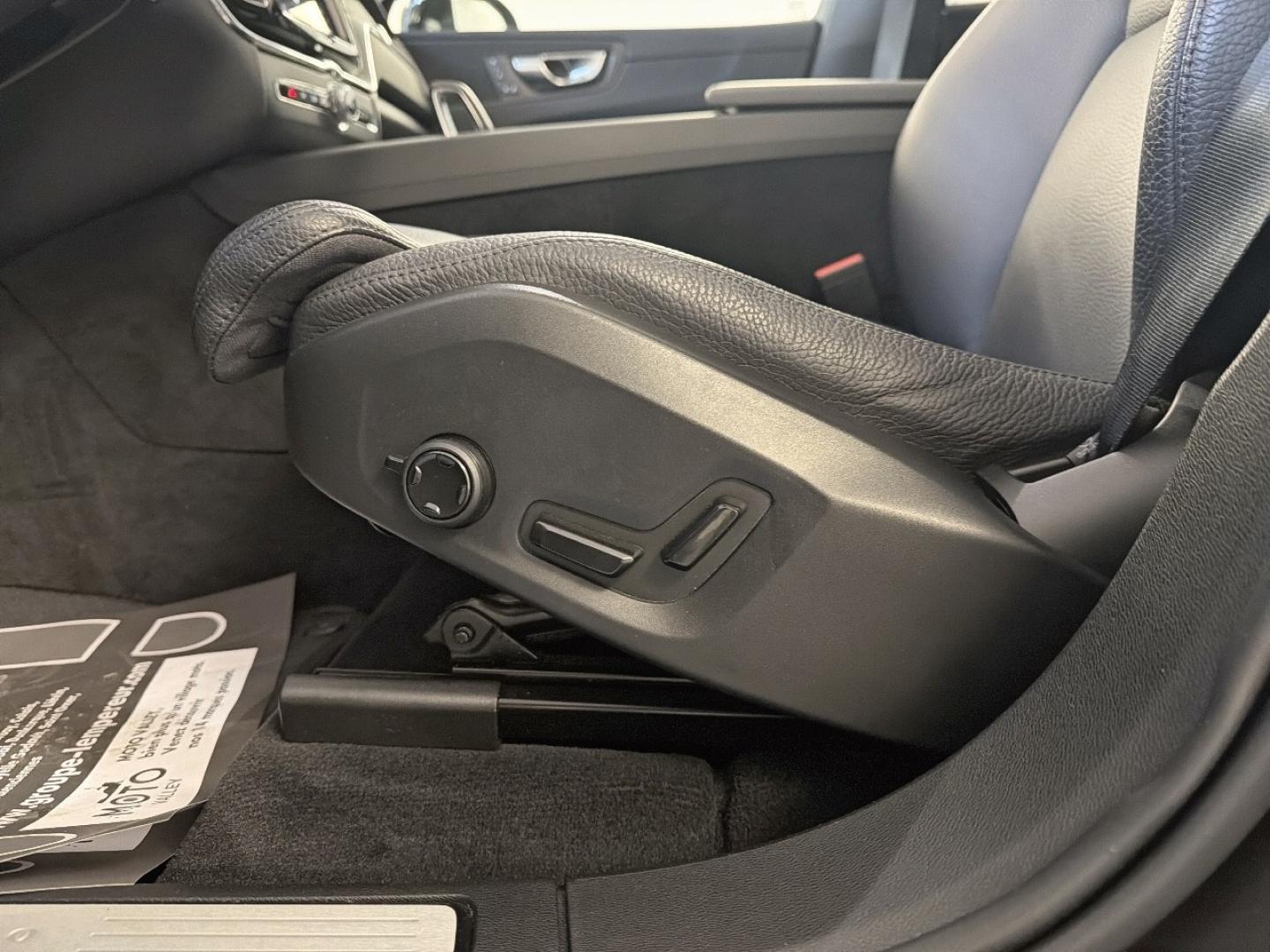 Image VOLVO XC60 T6 AWD 253 + 145ch Plus Style Dark Geartronic