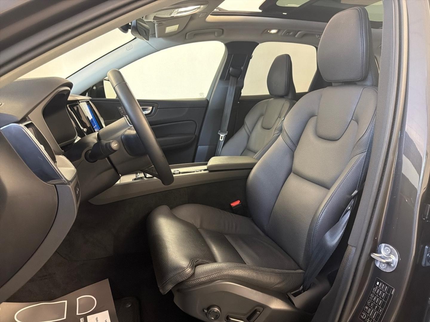 Image VOLVO XC60 T6 AWD 253 + 145ch Plus Style Dark Geartronic