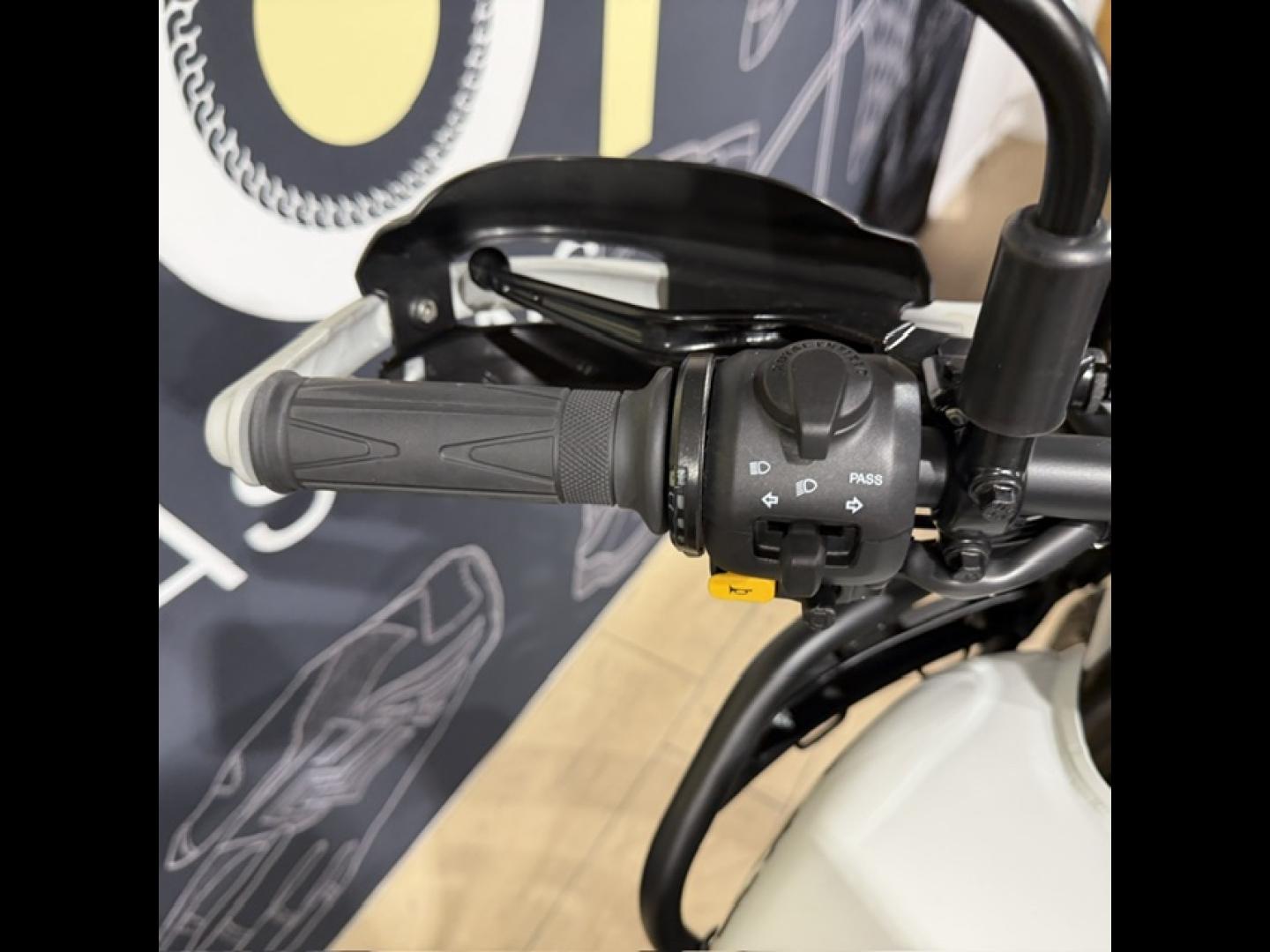 Image ROYAL ENFIELD Himalayan Himalayan 450