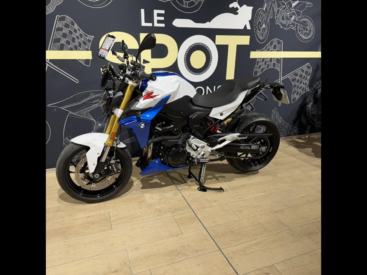 Image BMW F F 900 R A2