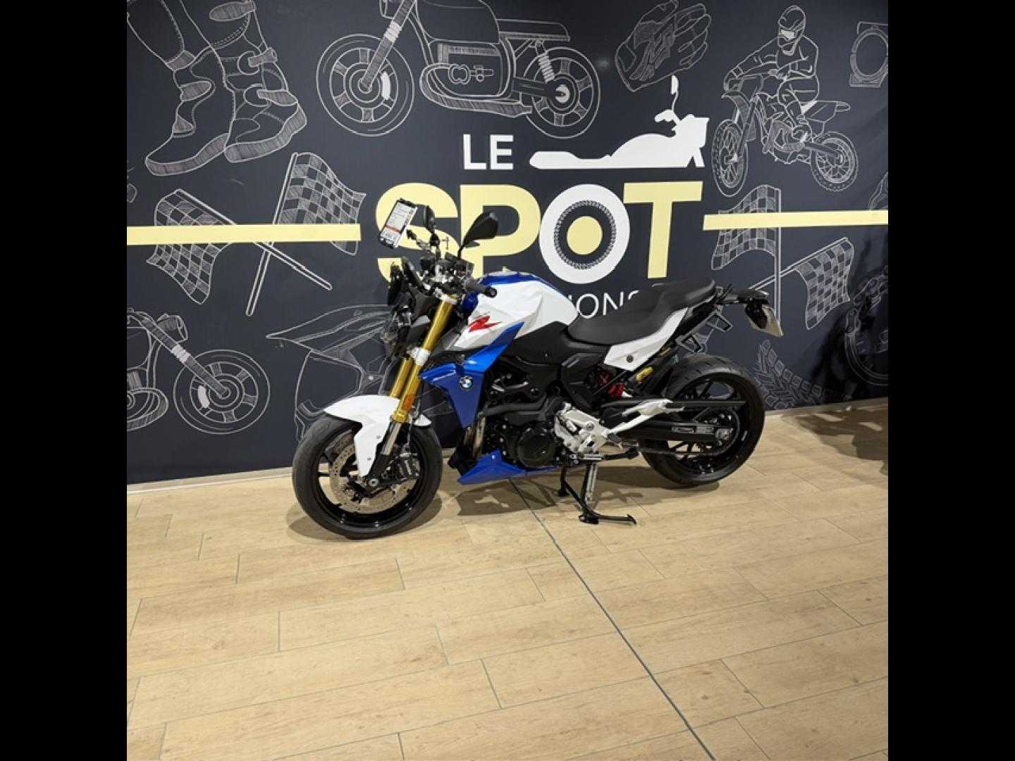 Image BMW F F 900 R A2